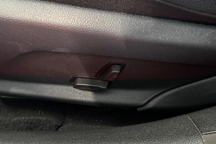 Grå Mercedes C220 d fra 2018