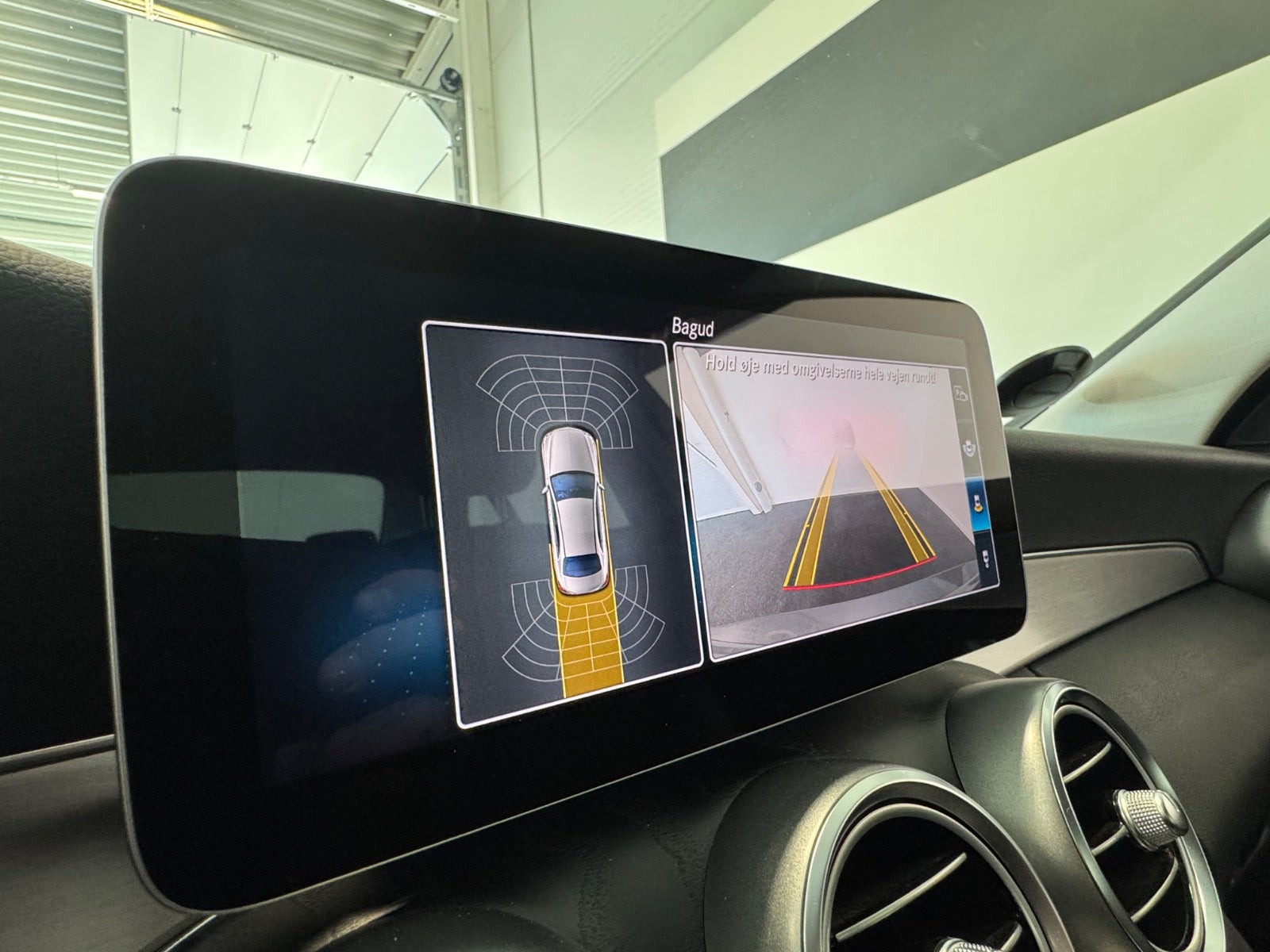Grå Mercedes C220 d fra 2018