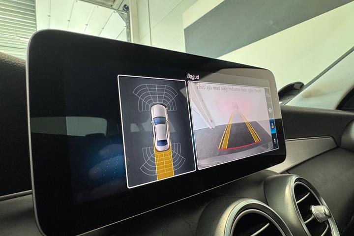 Grå Mercedes C220 d fra 2018