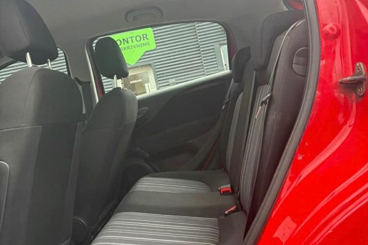 Rød Fiat Punto fra 2012