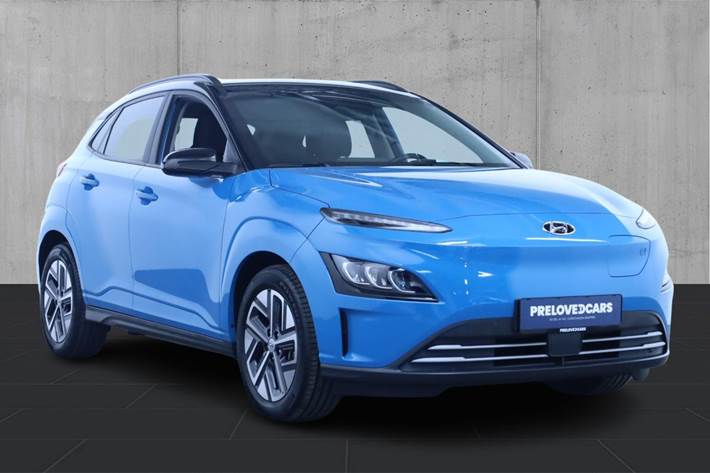 Blå Hyundai Kona fra 2021