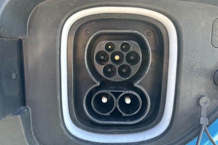 Blå Hyundai Kona fra 2021