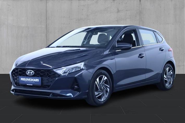 Grå Hyundai i20 fra 2022
