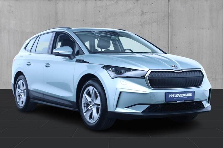 Blå Skoda Enyaq fra 2021