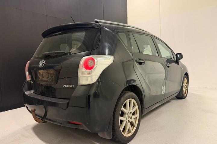 Sort Toyota Sportsvan fra 2010