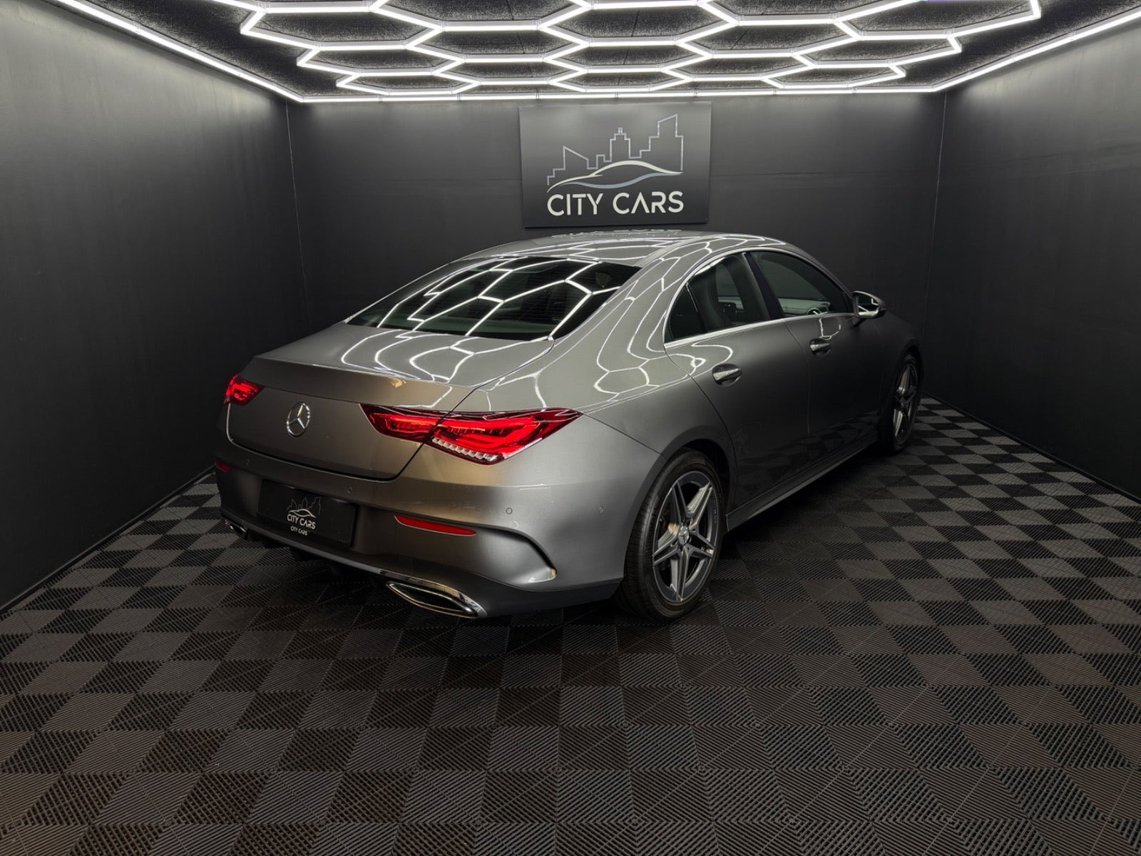 Grå Mercedes CLA200 fra 2019