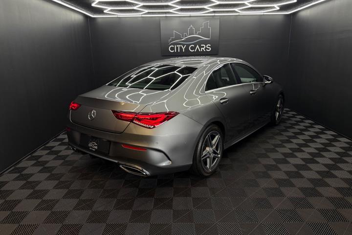 Grå Mercedes CLA200 fra 2019