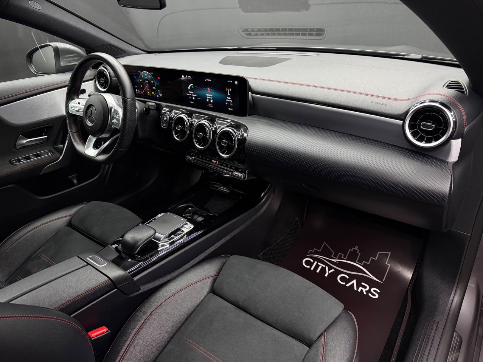 Grå Mercedes CLA200 fra 2019