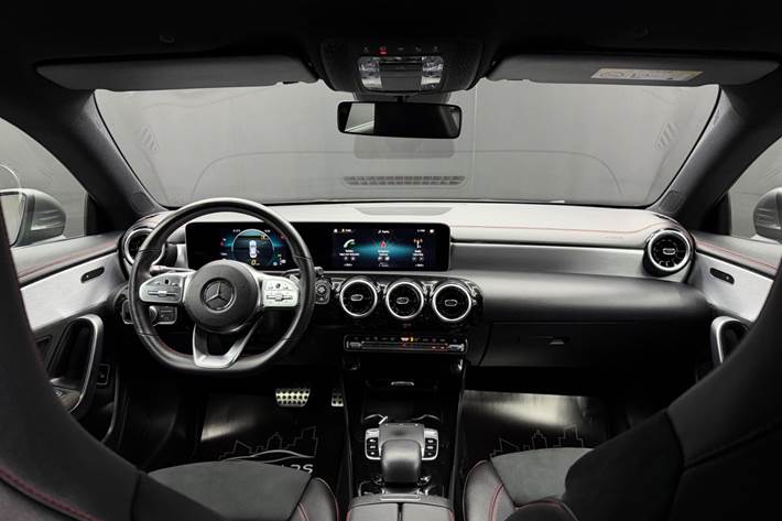 Grå Mercedes CLA200 fra 2019