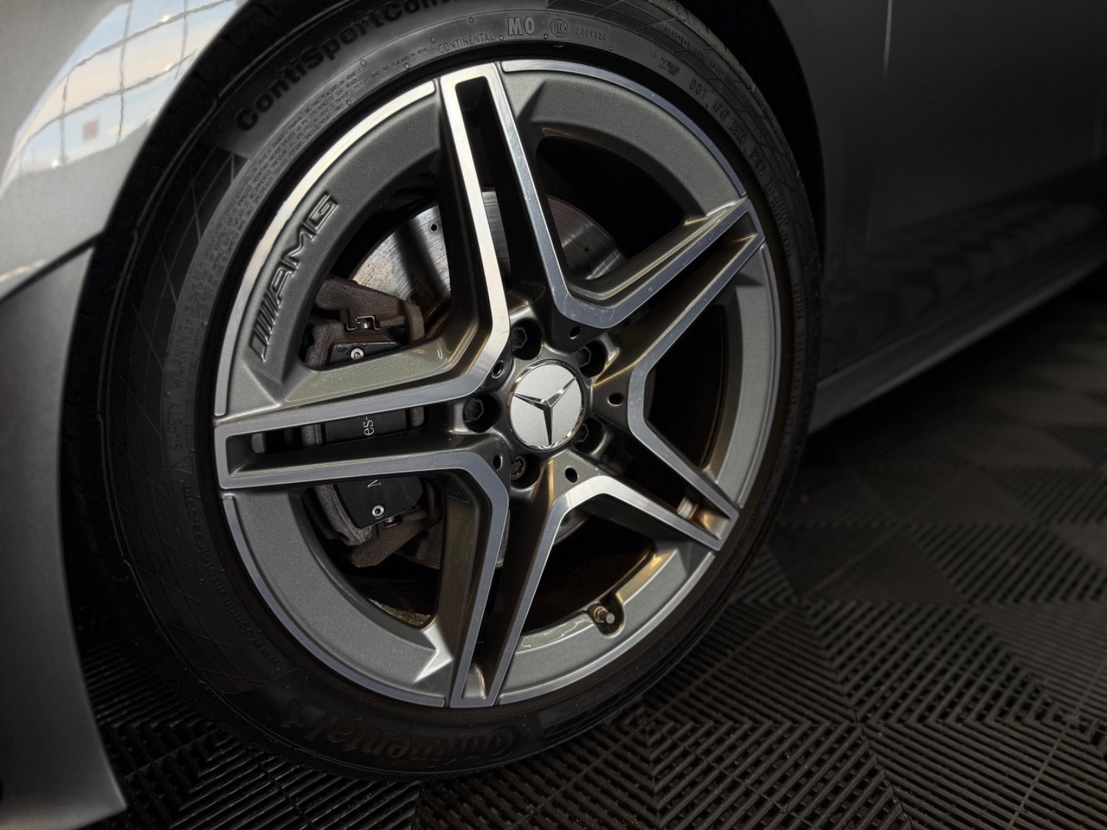 Grå Mercedes CLA200 fra 2019