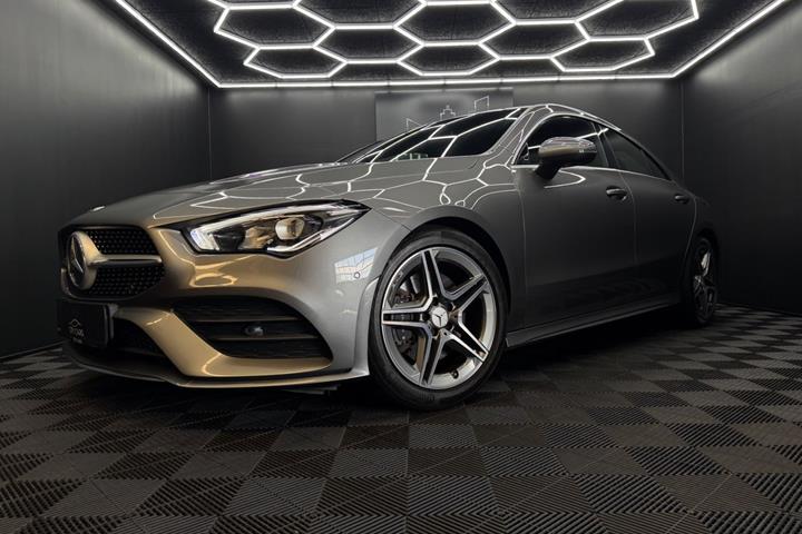 Grå Mercedes CLA200 fra 2019