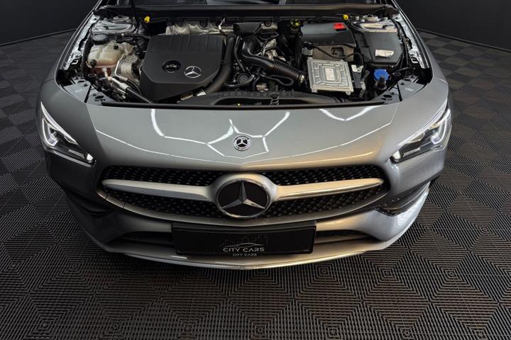 Grå Mercedes CLA200 fra 2019