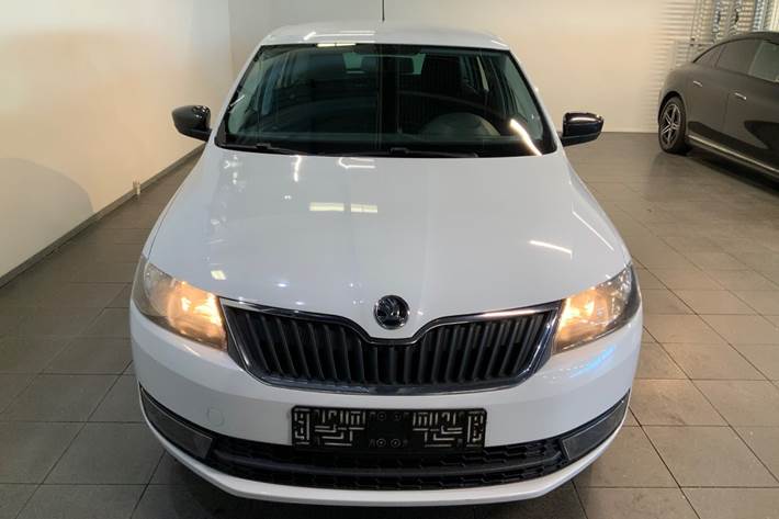 Hvid Skoda Rapid fra 2015