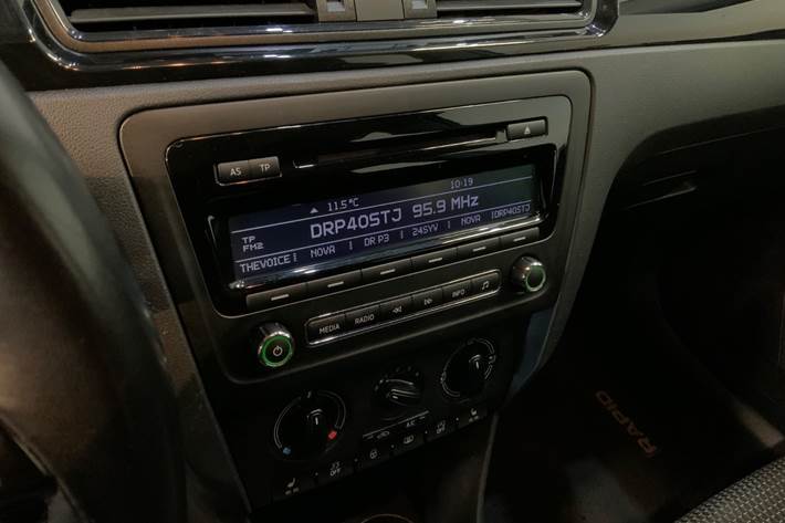 Hvid Skoda Rapid fra 2015