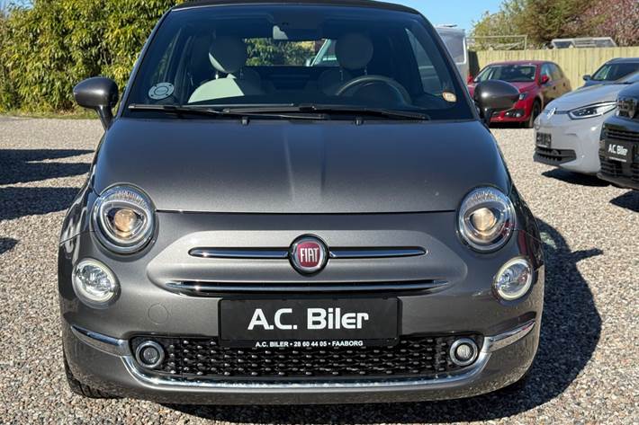 Grå Fiat 500C fra 2021