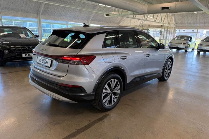 Sølv Audi Q4 e-tron fra 2025