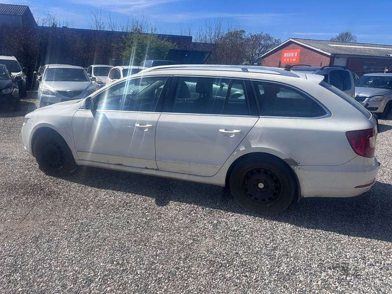 Skoda Superb 2,0 TDi 170 Ambition Combi DSG