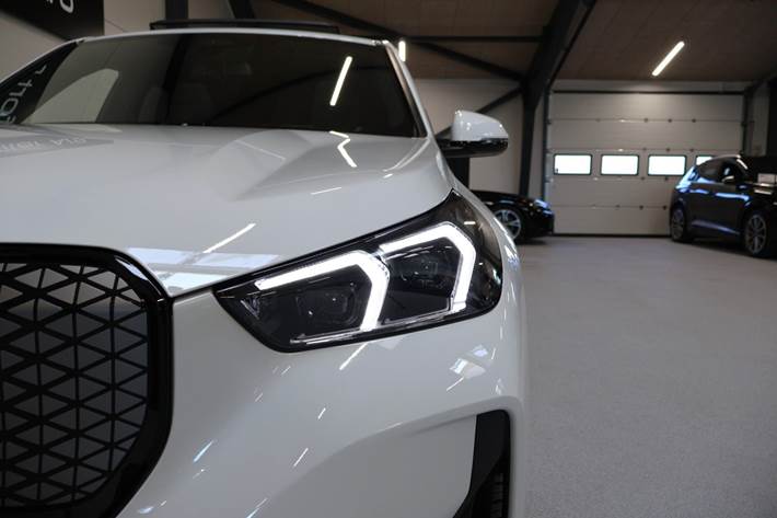 Hvid BMW iX1 fra 2023