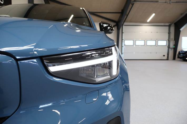 Blå Volvo C40 fra 2023