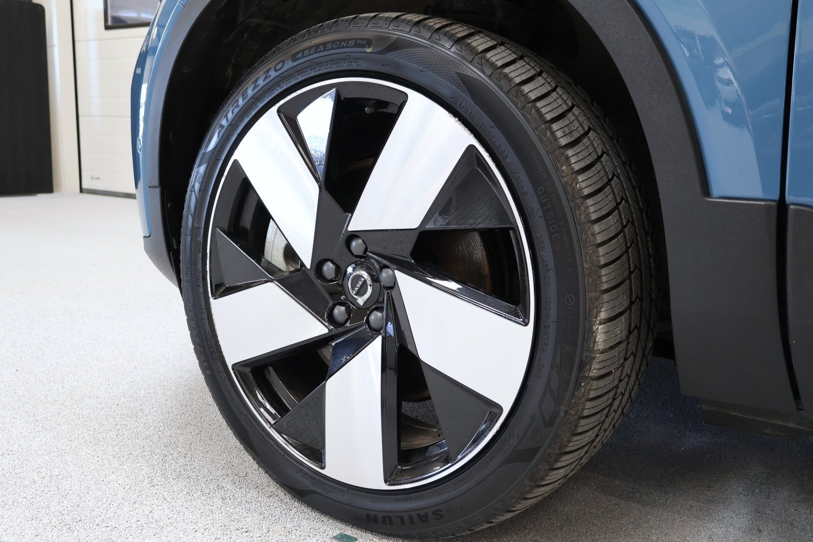 Blå Volvo C40 fra 2023