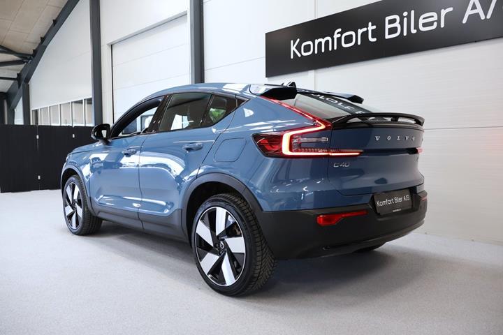 Blå Volvo C40 fra 2023