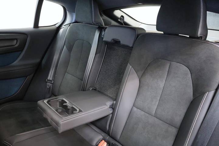 Blå Volvo C40 fra 2023