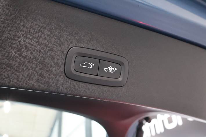 Blå Volvo C40 fra 2023