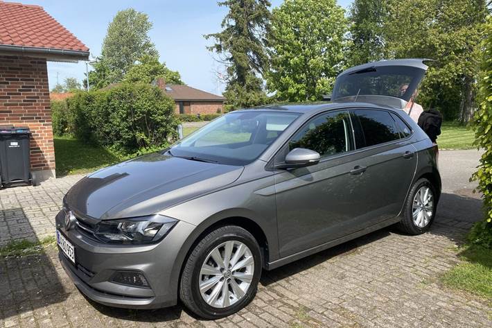 Grå VW Polo fra 2020