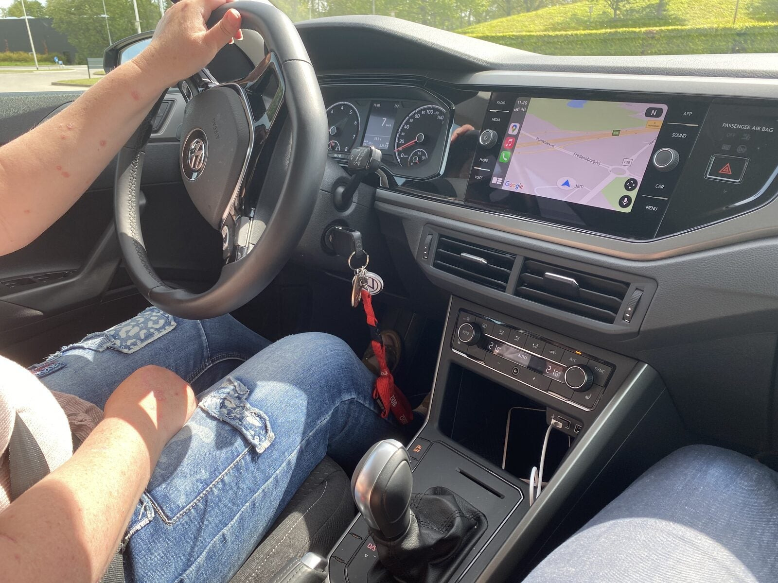 Grå VW Polo fra 2020