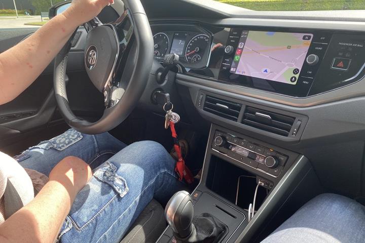 Grå VW Polo fra 2020