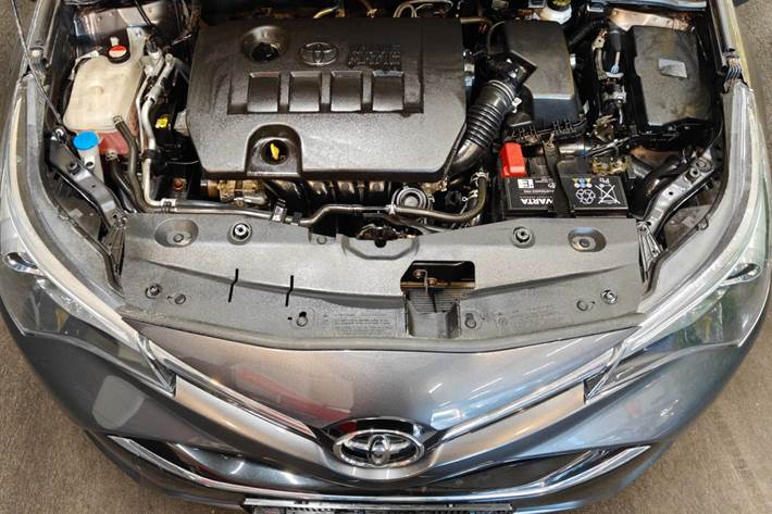 undefined Toyota Avensis fra 2015