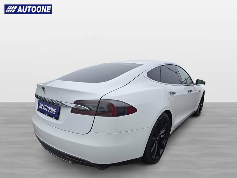 Tesla Model S 85