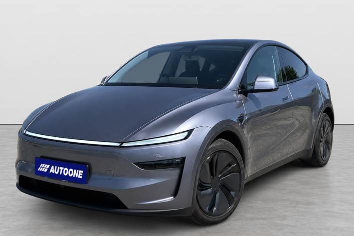 Grå Tesla Model Y fra 2025 set udefra