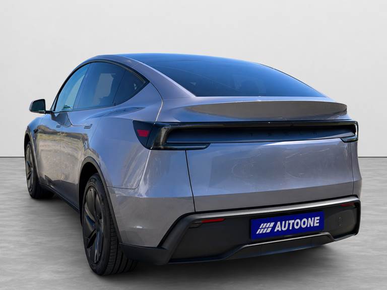 Tesla Model Y RWD