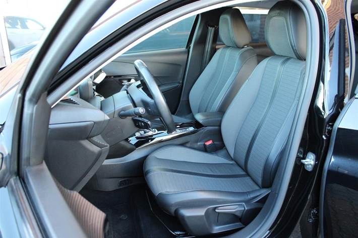Sort Peugeot e-208 fra 2020