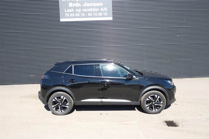 Sort Peugeot 2008 fra 2021