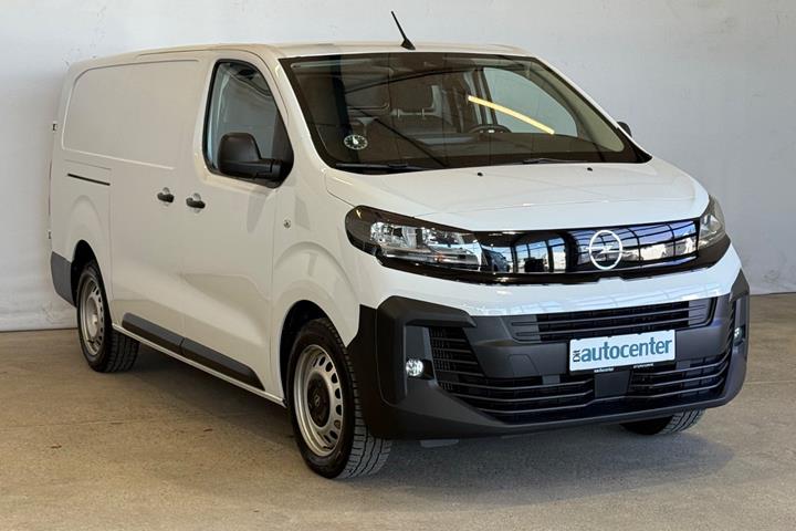 Hvid Opel Vivaro fra 2025