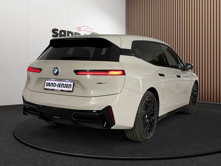 BMW iX xDrive60 Fully Charged