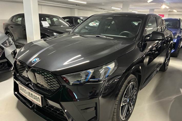 Sort BMW iX2 fra 2024