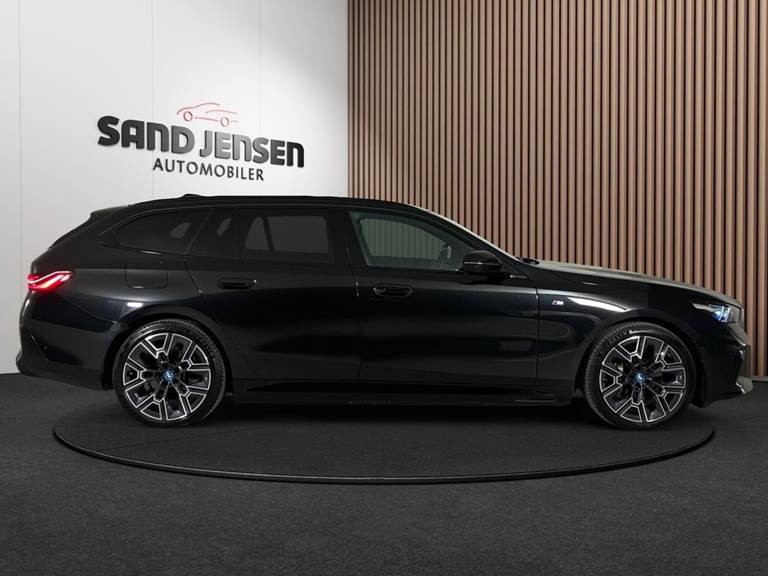 BMW i5 eDrive40 Touring M-Sport Van