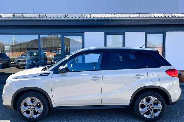 Grå Suzuki Vitara fra 2015
