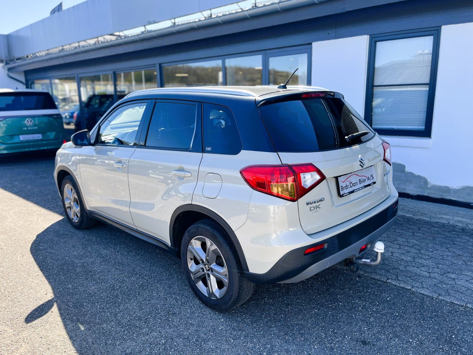 Grå Suzuki Vitara fra 2015