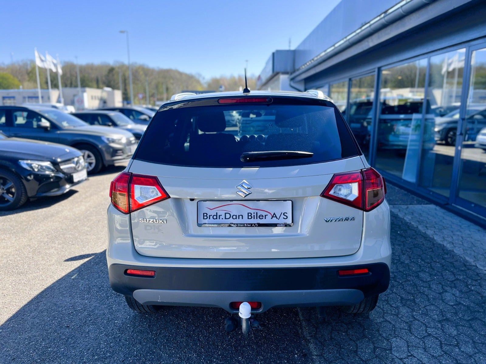 Grå Suzuki Vitara fra 2015