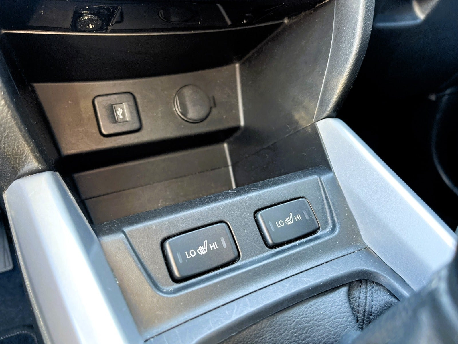 Grå Suzuki Vitara fra 2015