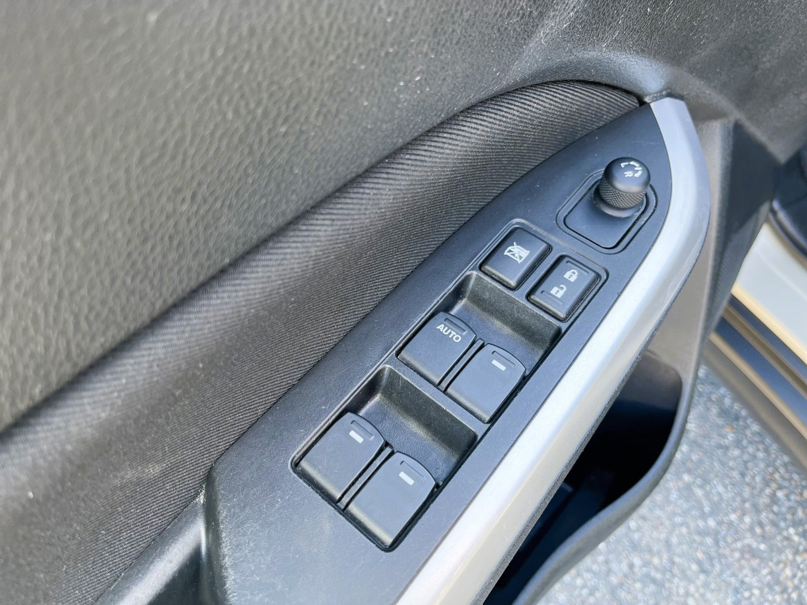 Grå Suzuki Vitara fra 2015