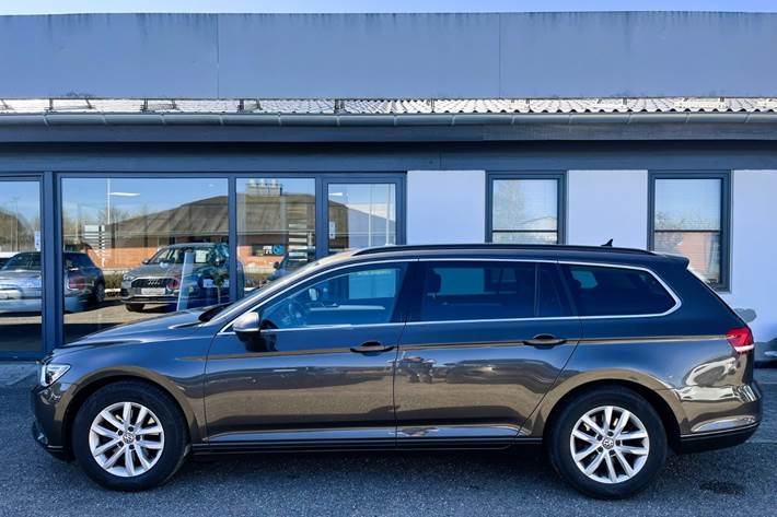 Brun VW Passat fra 2018