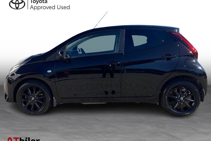 Sort Toyota Aygo fra 2021