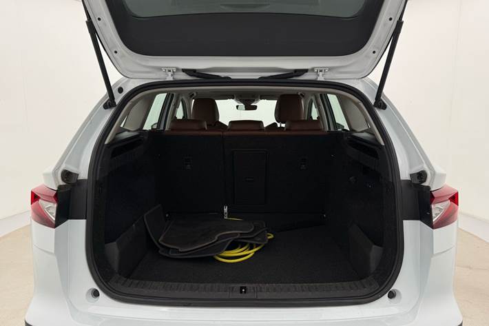 Hvid Skoda Enyaq fra 2021