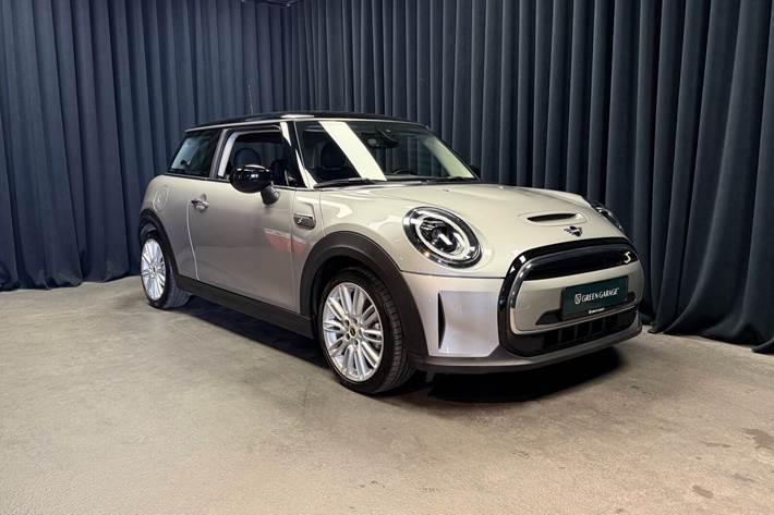 Sølv Mini Cooper fra 2023