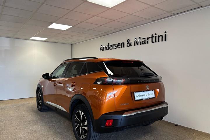 Orange Peugeot 2008 fra 2020